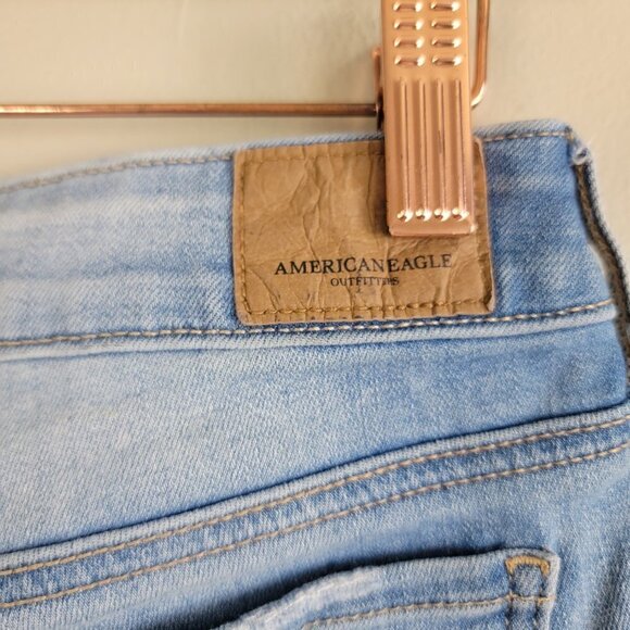 AE 2 Mid Rise Midi Light Wash Frayed Cutoff Stretch Jean Shorts American Eagle - Picture 7 of 13